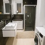 Exclusive With Terrace, View & Jacuzzi * Πράγα