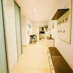 Exclusive With Terrace, View & Jacuzzi פראג